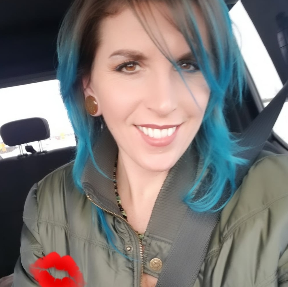 Meet your Posher, Alicia